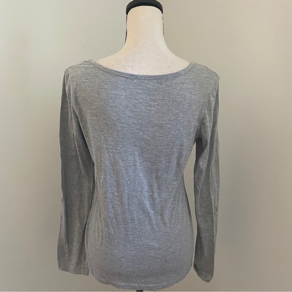 Zoey & Beth Long Sleeve T-Shirt Medium Gray Roll Tab Round‎ Neck Fall Basic Tee - Picture 3 of 10